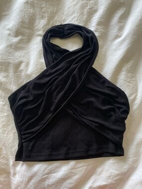SHEIN Black Ribbed Halter Cross-Front Crop Top